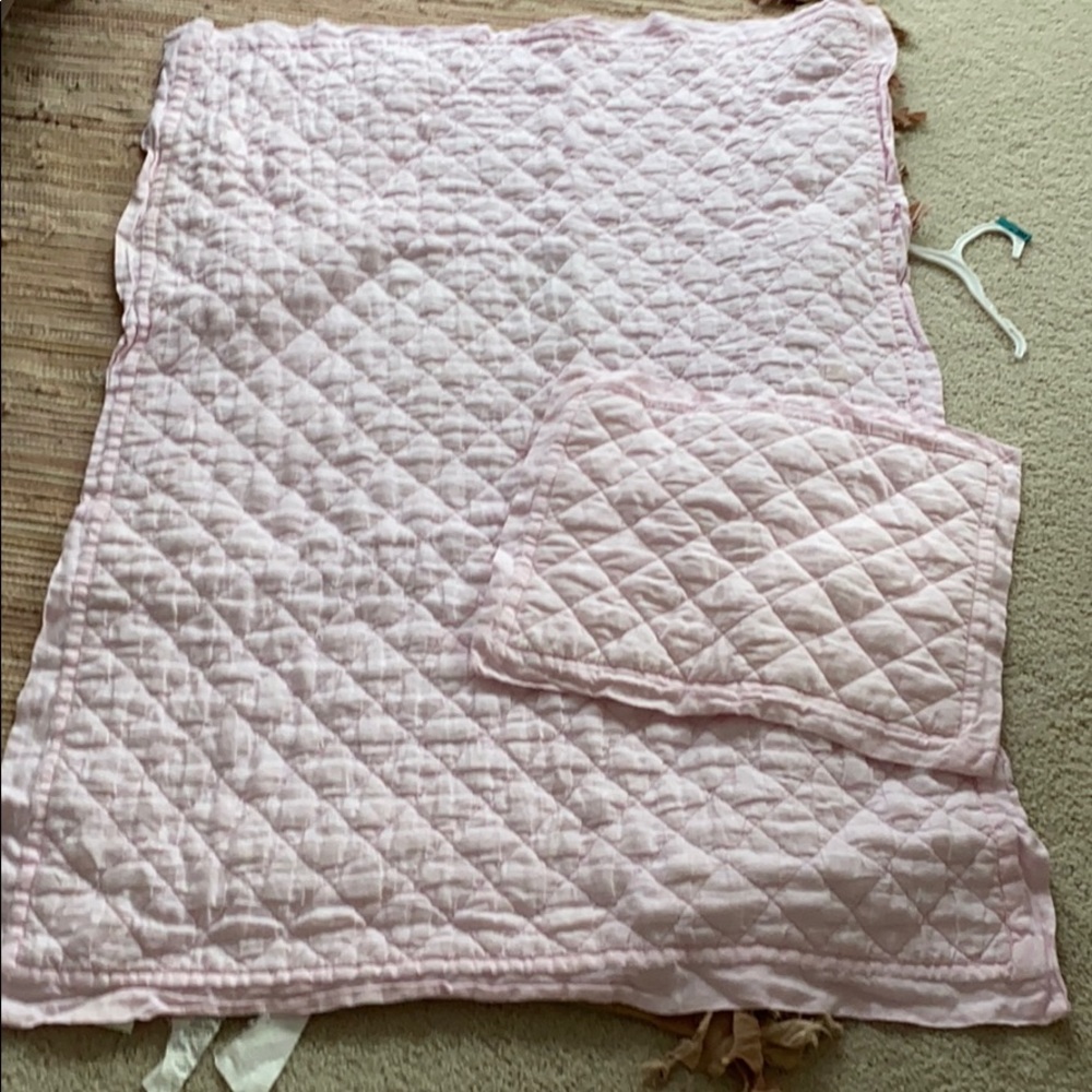 Pottery barn kids Belgian linen toddler quilt/sham